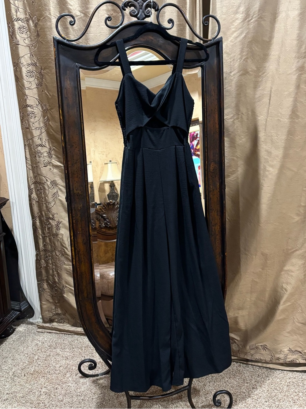 SHEIN Black V-Neck jumpsuit with cutout 🥰